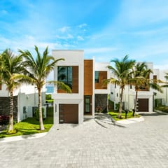 NEW Luxury Modern Beachfront Villa w/ Heated Pool