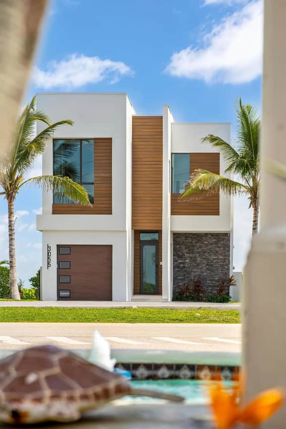 NEW Luxury Modern Beachfront Villa w/ Heated Pool - Image 2